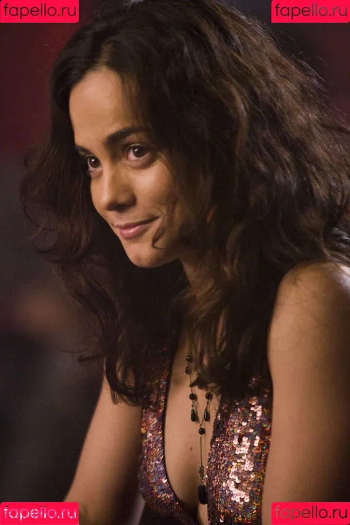 Alice Braga Onlyfans Photo Gallery 