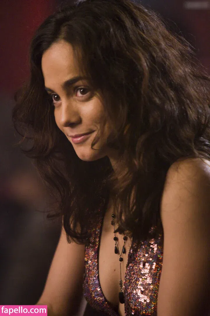 Alice Braga Onlyfans Photo Gallery 