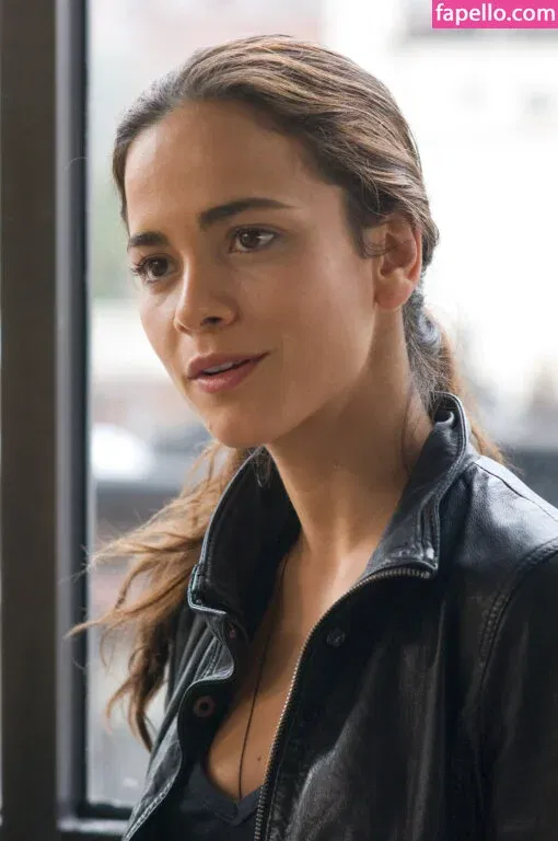 Alice Braga Onlyfans Photo Gallery 