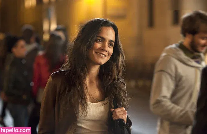 Alice Braga Onlyfans Photo Gallery 