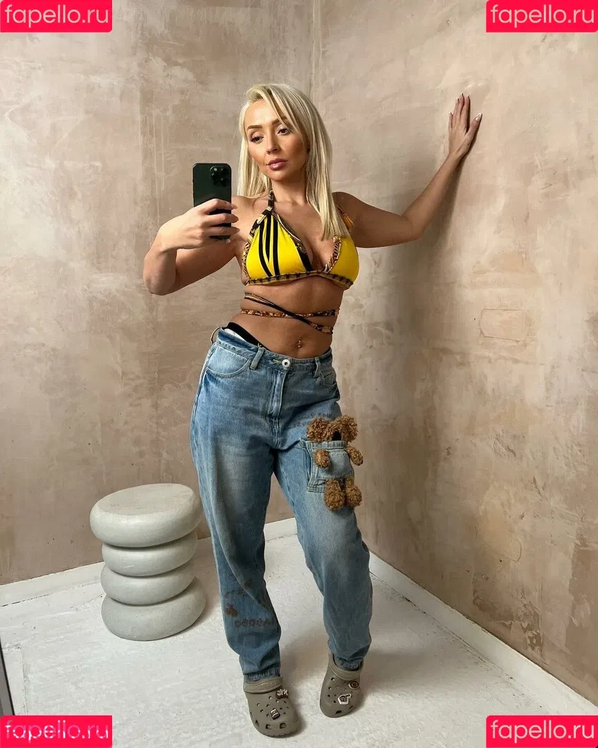 Kimberly Hart-Simpson Onlyfans Photo Gallery 