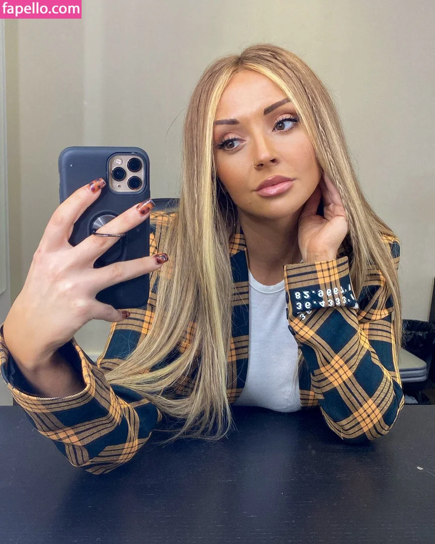 Kimberly Hart-Simpson Onlyfans Photo Gallery 