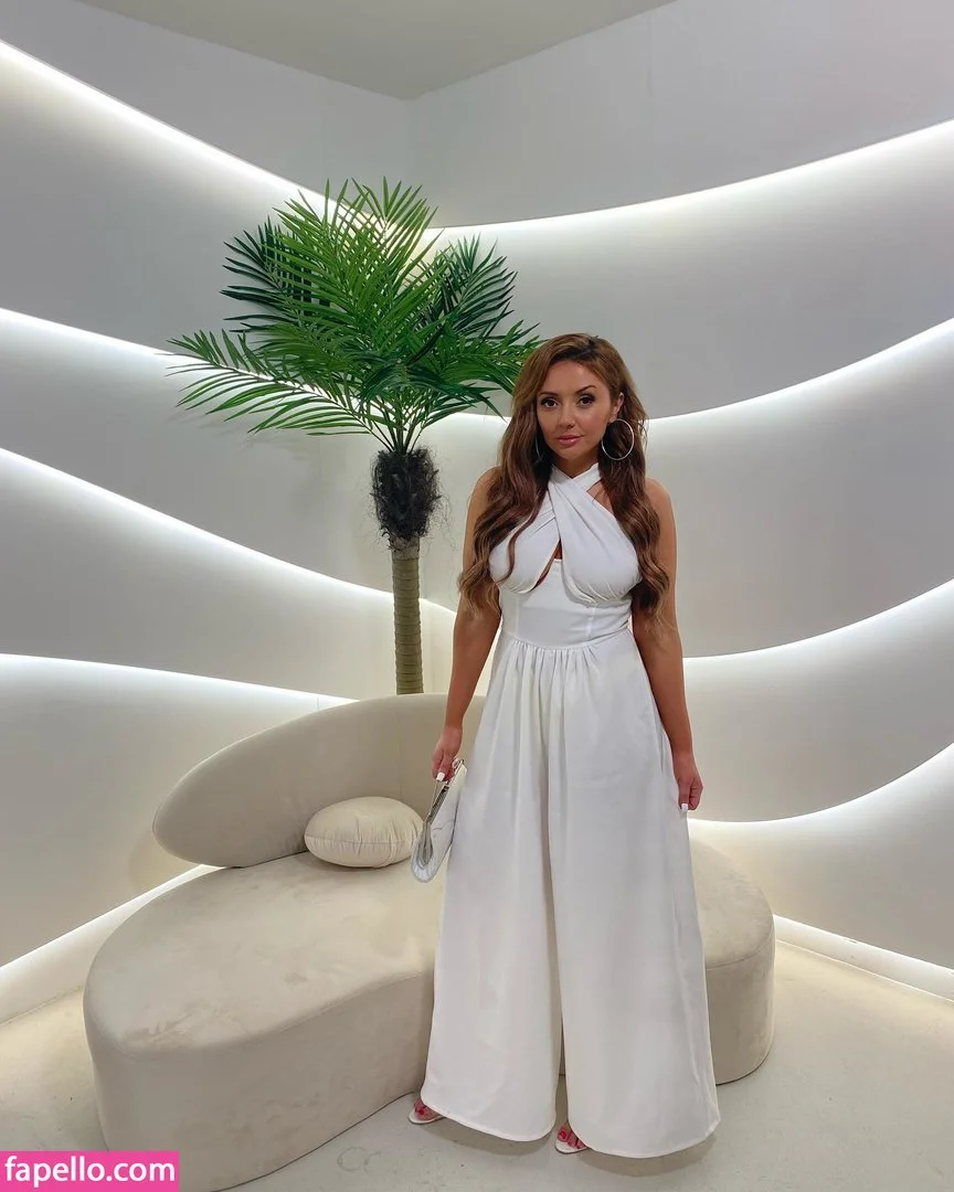 Kimberly Hart-Simpson Onlyfans Photo Gallery 