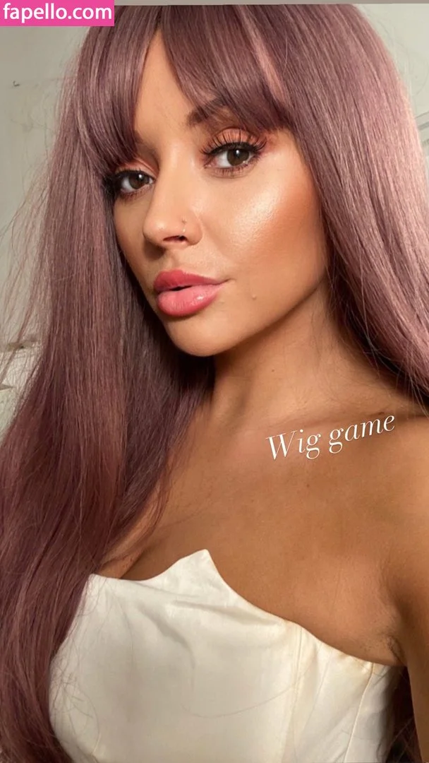 Kimberly Hart-Simpson Onlyfans Photo Gallery 