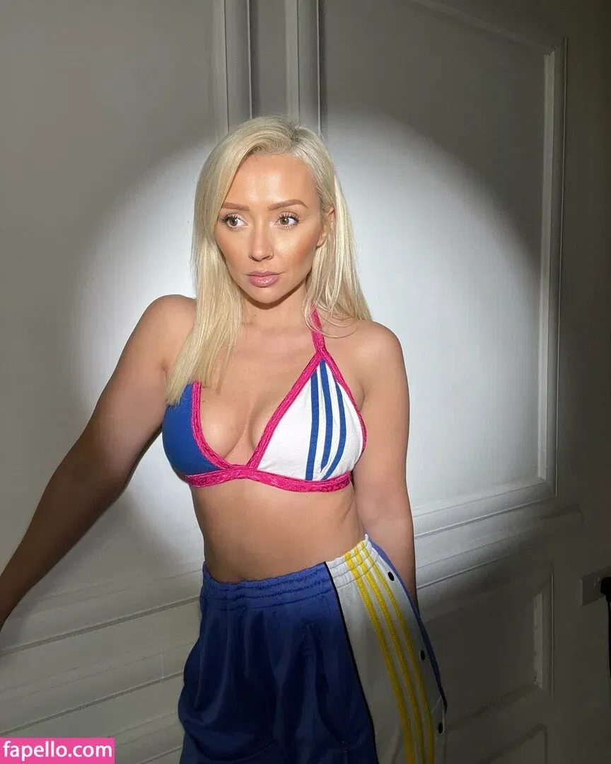 Kimberly Hart-Simpson Onlyfans Photo Gallery 