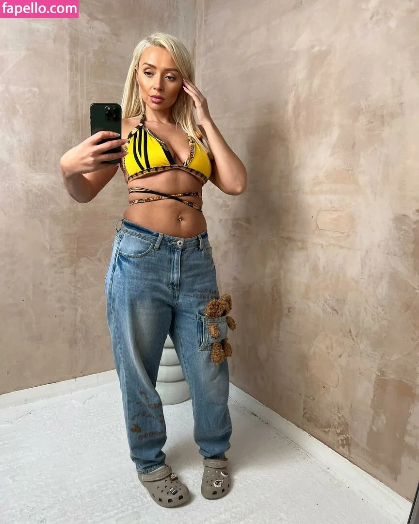 Kimberly Hart-Simpson Onlyfans Photo Gallery 