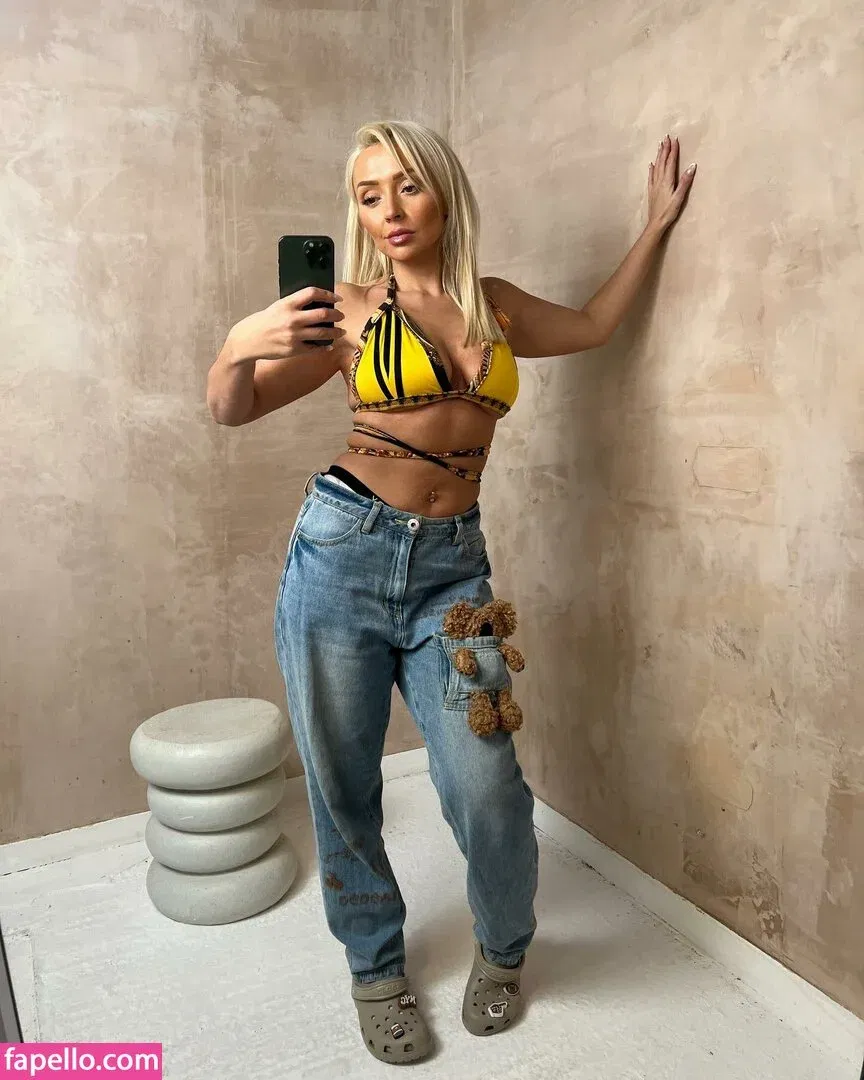 Kimberly Hart-Simpson Onlyfans Photo Gallery 