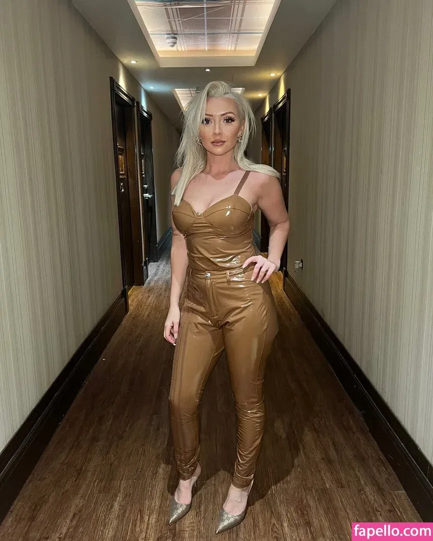 Kimberly Hart-Simpson Onlyfans Photo Gallery 