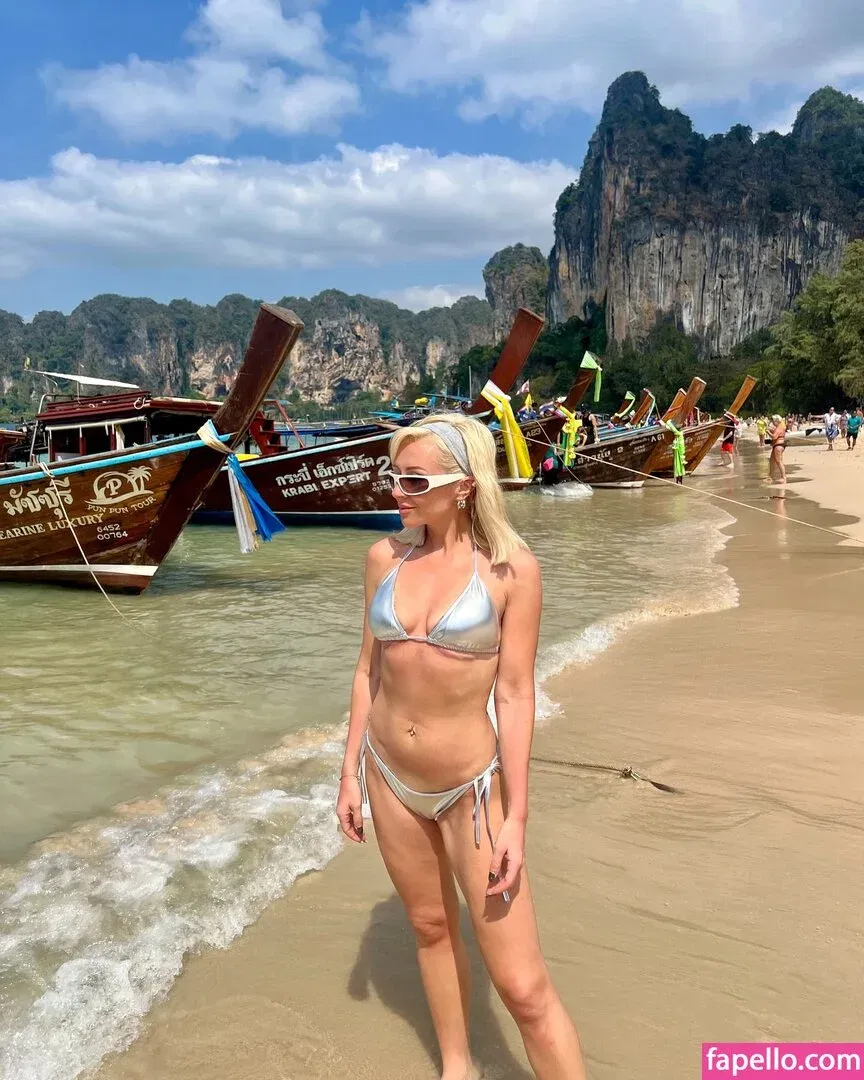 Kimberly Hart-Simpson Onlyfans Photo Gallery 