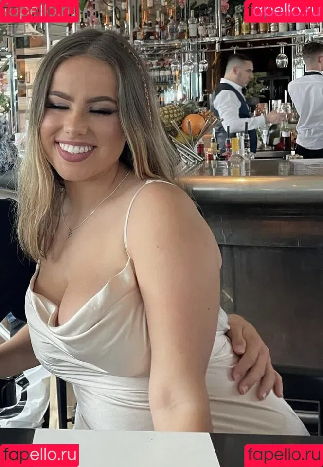 Emma W Onlyfans Photo Gallery 