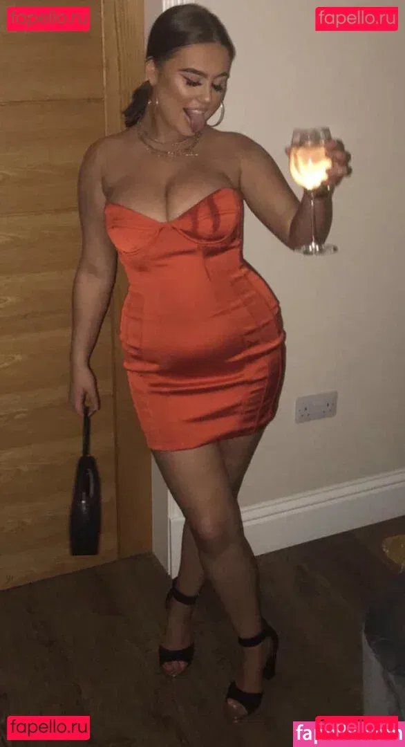 Emma W Onlyfans Photo Gallery 