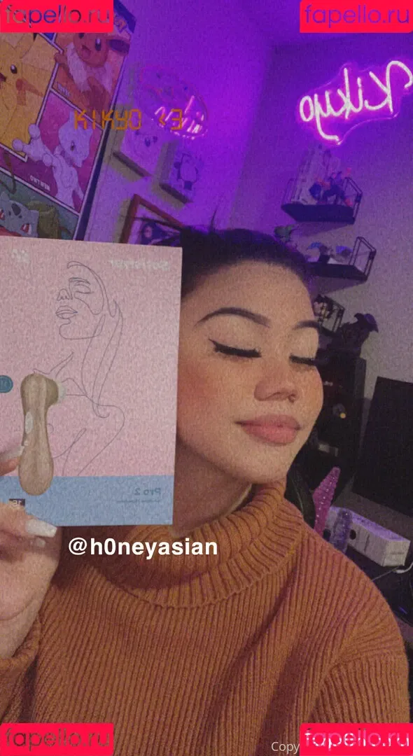 h0ney.asian Onlyfans Photo Gallery 