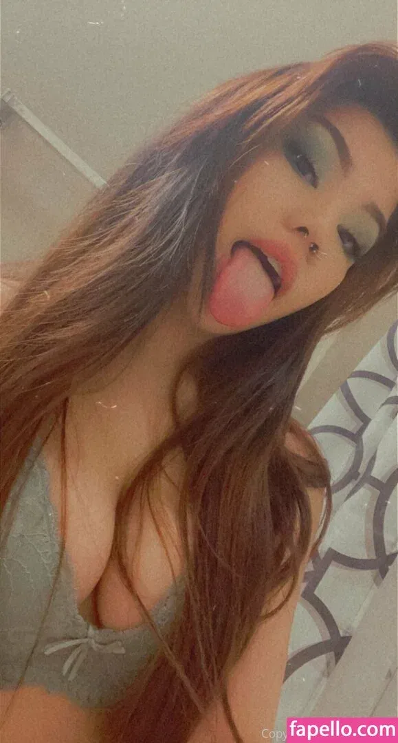 h0ney.asian Onlyfans Photo Gallery 