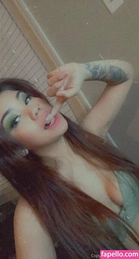 h0ney.asian Onlyfans Photo Gallery 