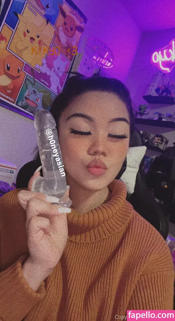 h0ney.asian Onlyfans Photo Gallery 