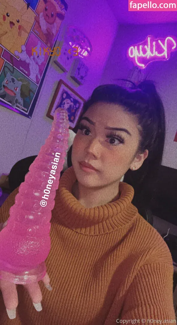 h0ney.asian Onlyfans Photo Gallery 