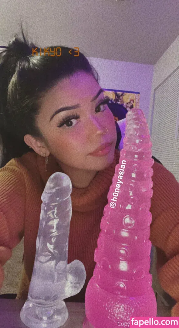 h0ney.asian Onlyfans Photo Gallery 