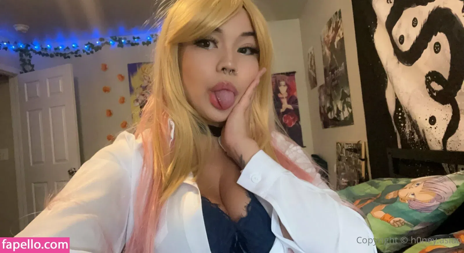 h0ney.asian Onlyfans Photo Gallery 