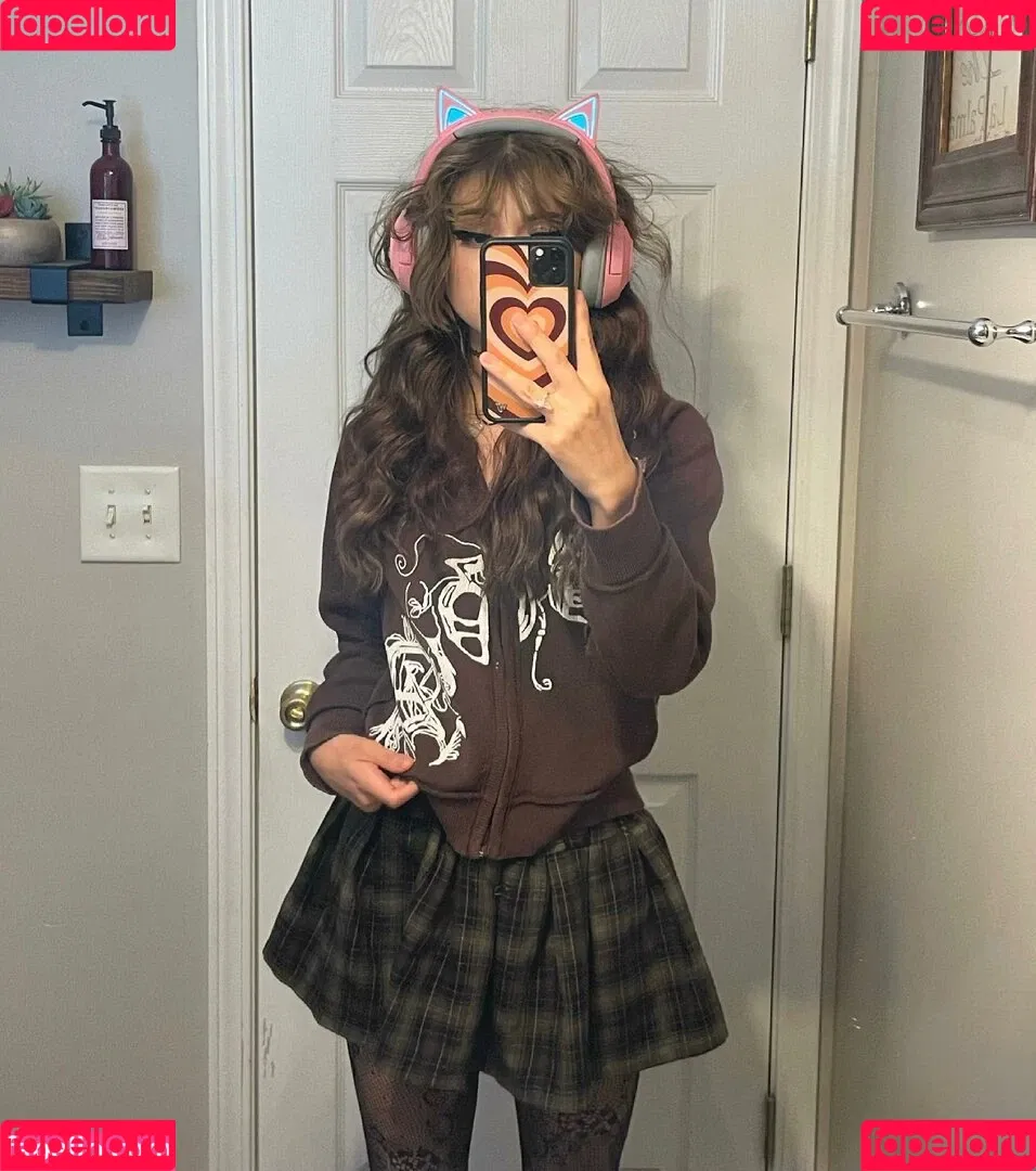 hellbabyeve Onlyfans Photo Gallery 
