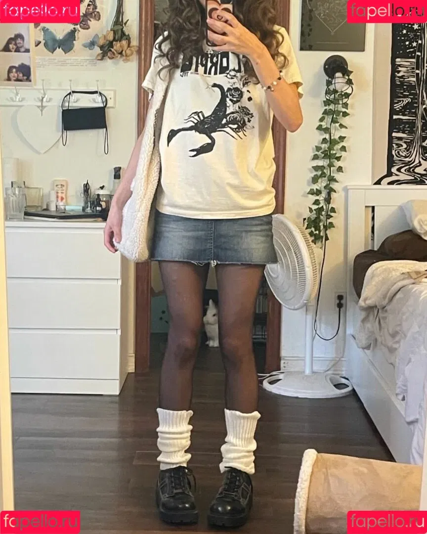 hellbabyeve Onlyfans Photo Gallery 