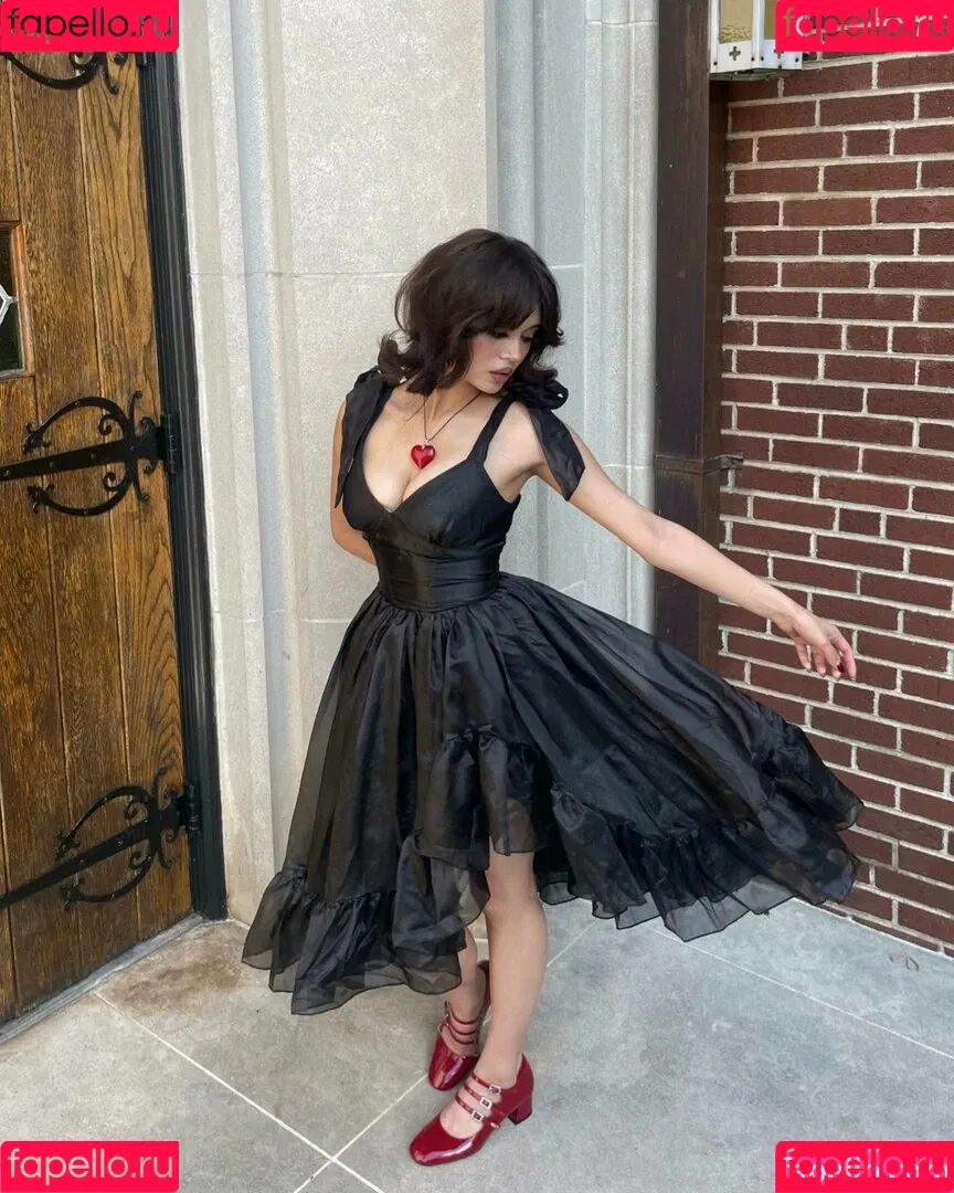 hellbabyeve Onlyfans Photo Gallery 