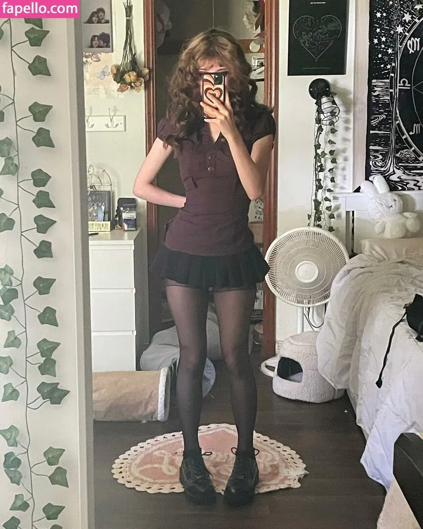 hellbabyeve Onlyfans Photo Gallery 