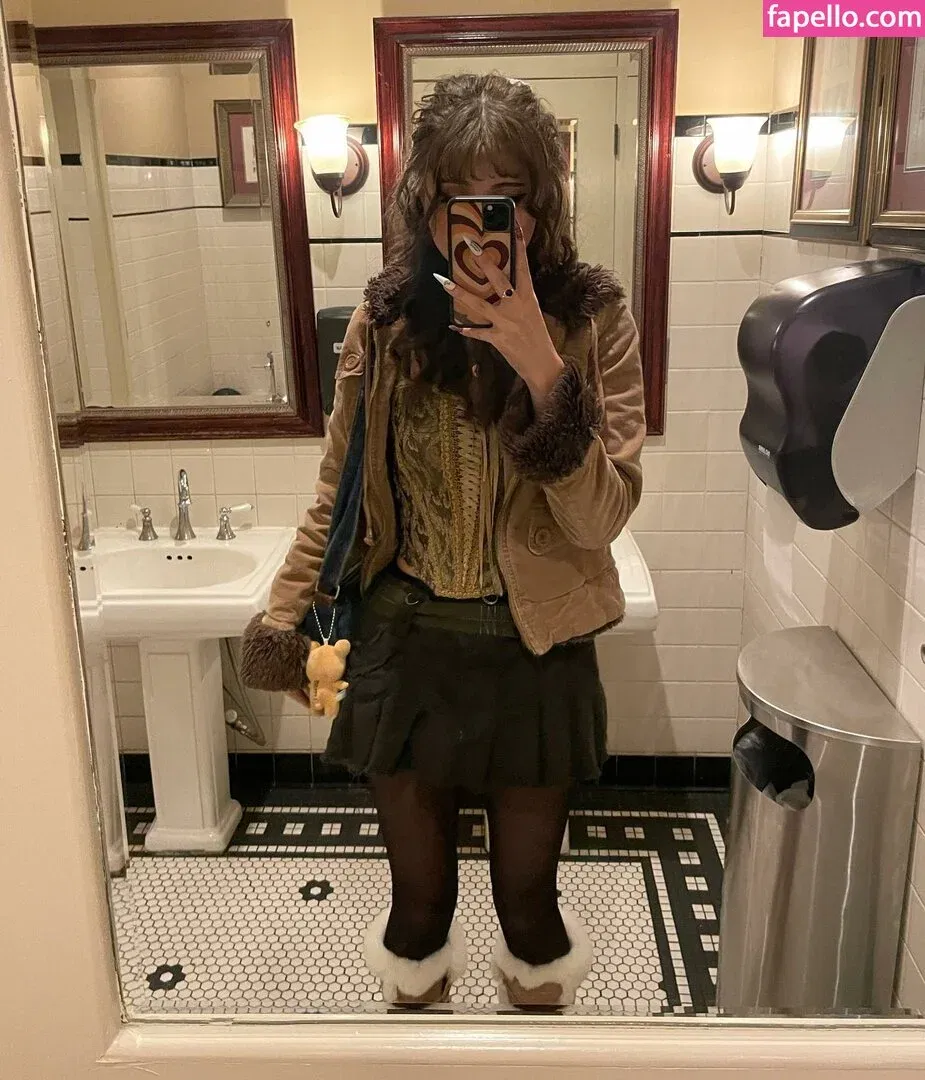 hellbabyeve Onlyfans Photo Gallery 