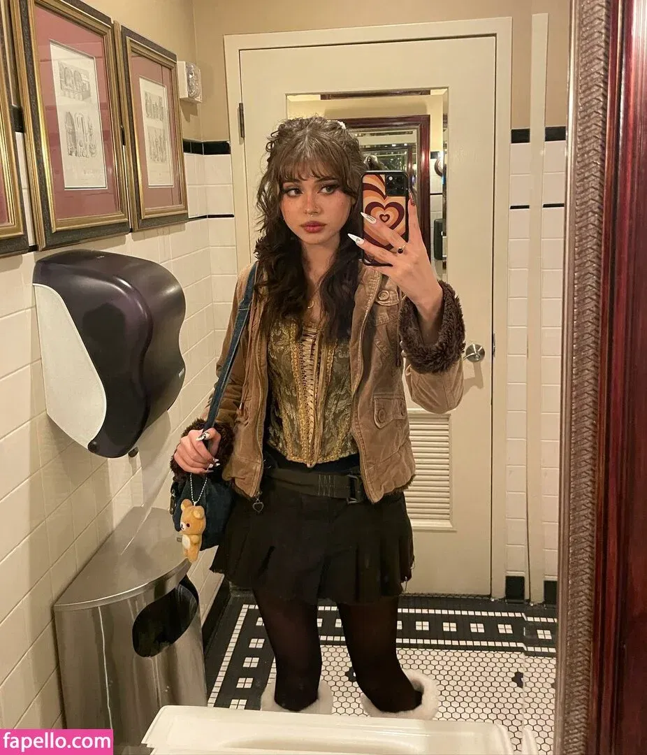 hellbabyeve Onlyfans Photo Gallery 