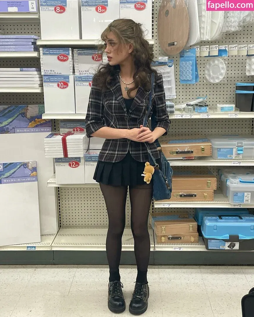 hellbabyeve Onlyfans Photo Gallery 