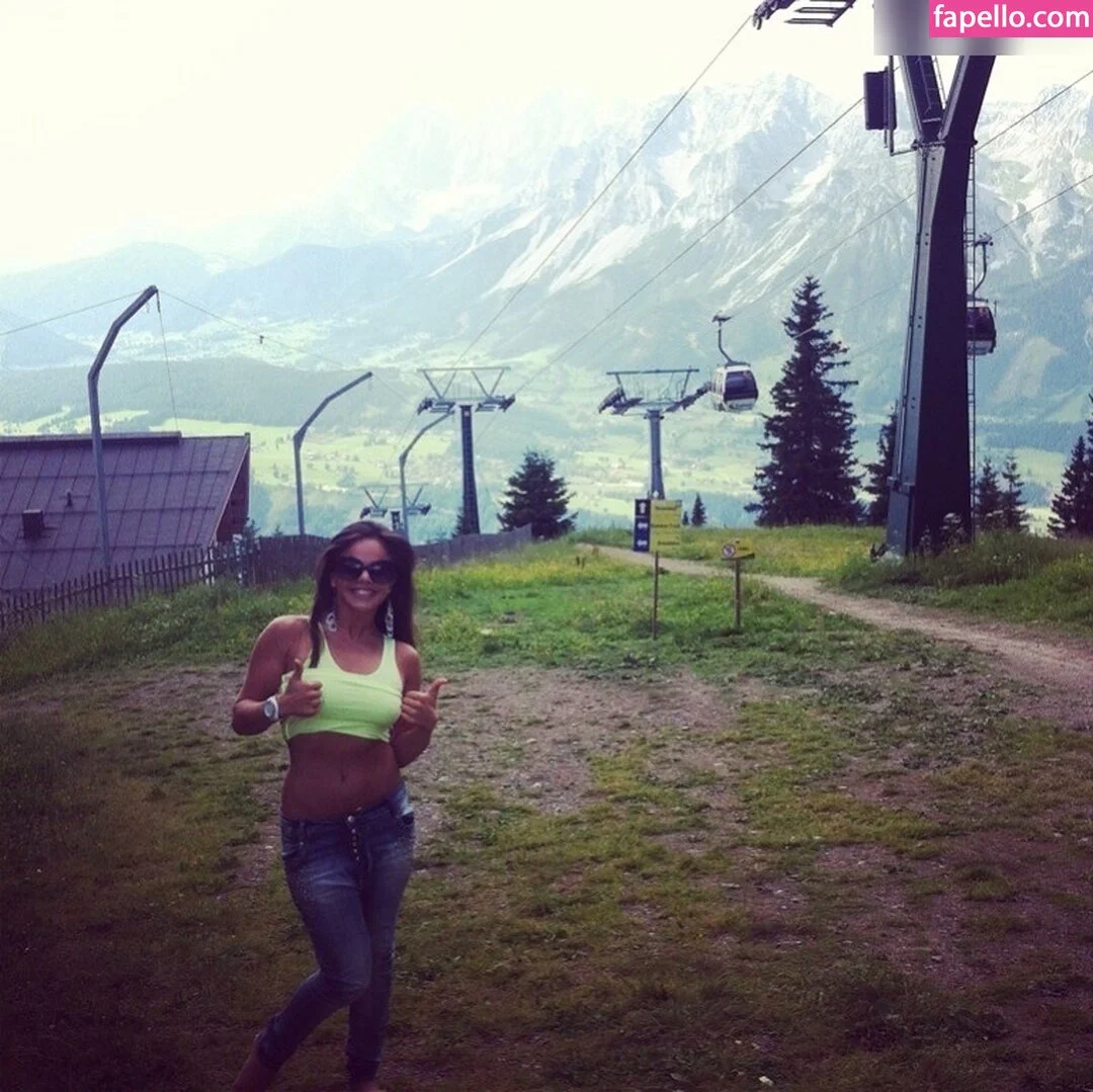 Alina Grozea Onlyfans Photo Gallery 