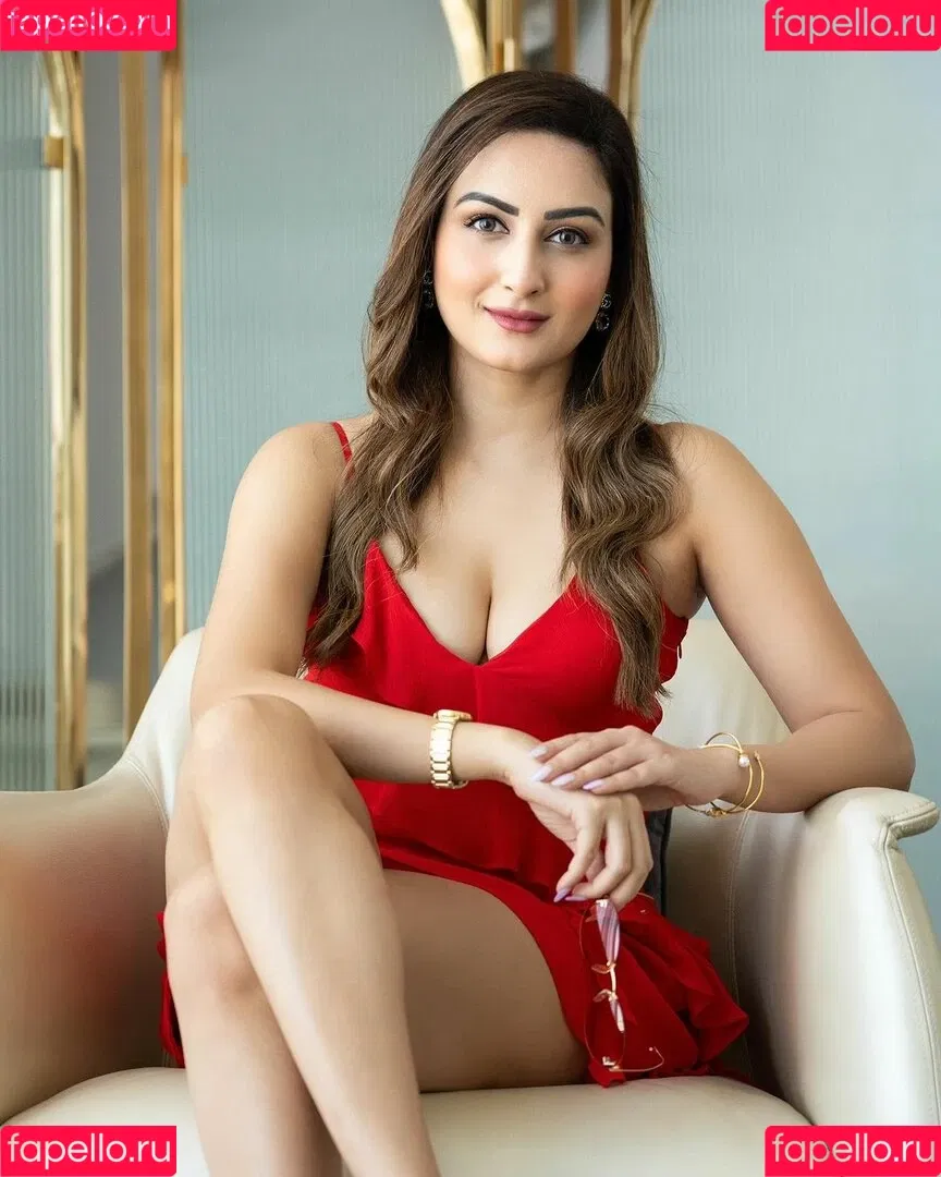 Zaara Yesmin Onlyfans Photo Gallery 