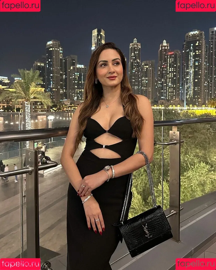 Zaara Yesmin Onlyfans Photo Gallery 