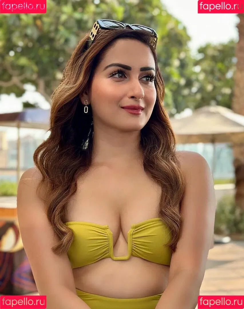 Zaara Yesmin Onlyfans Photo Gallery 