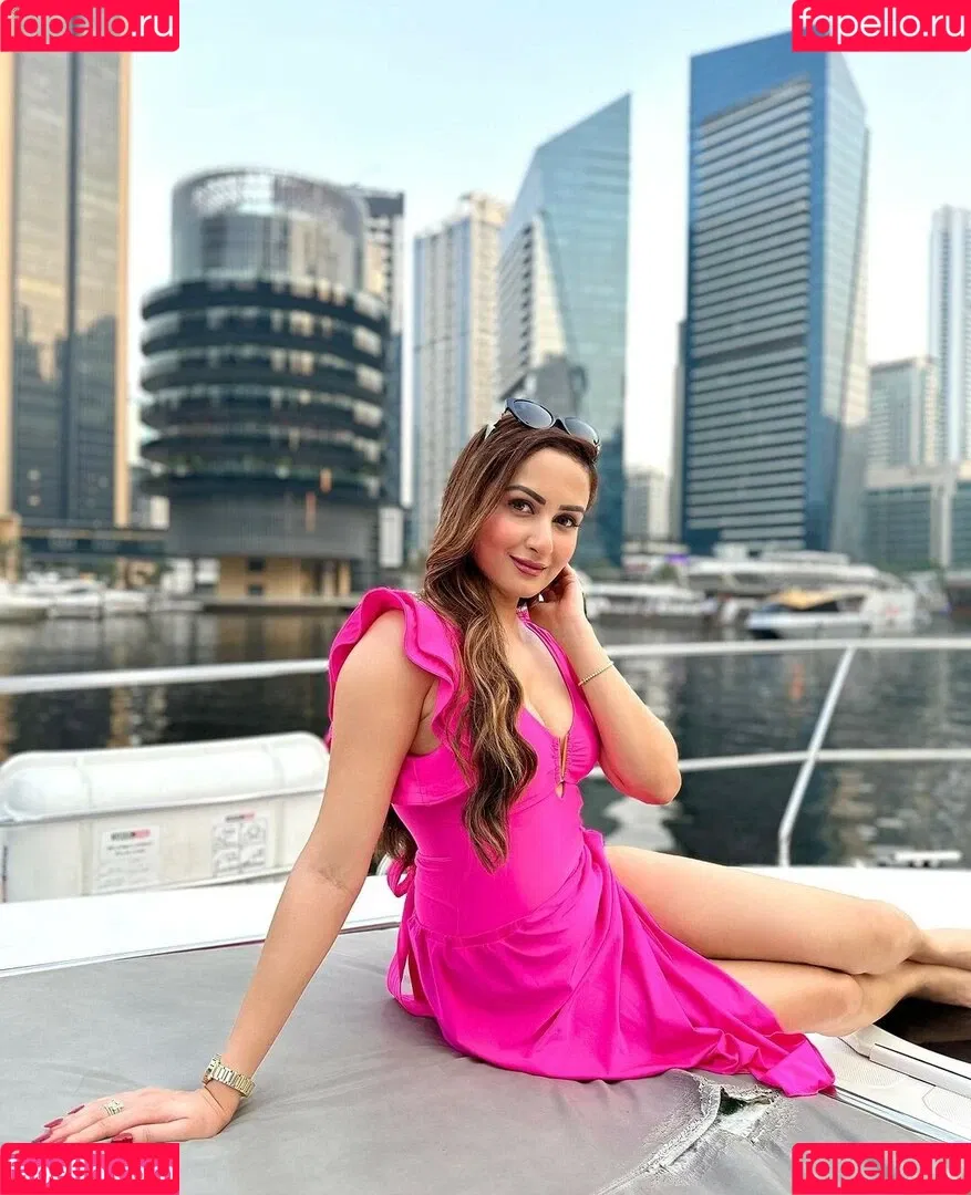 Zaara Yesmin Onlyfans Photo Gallery 