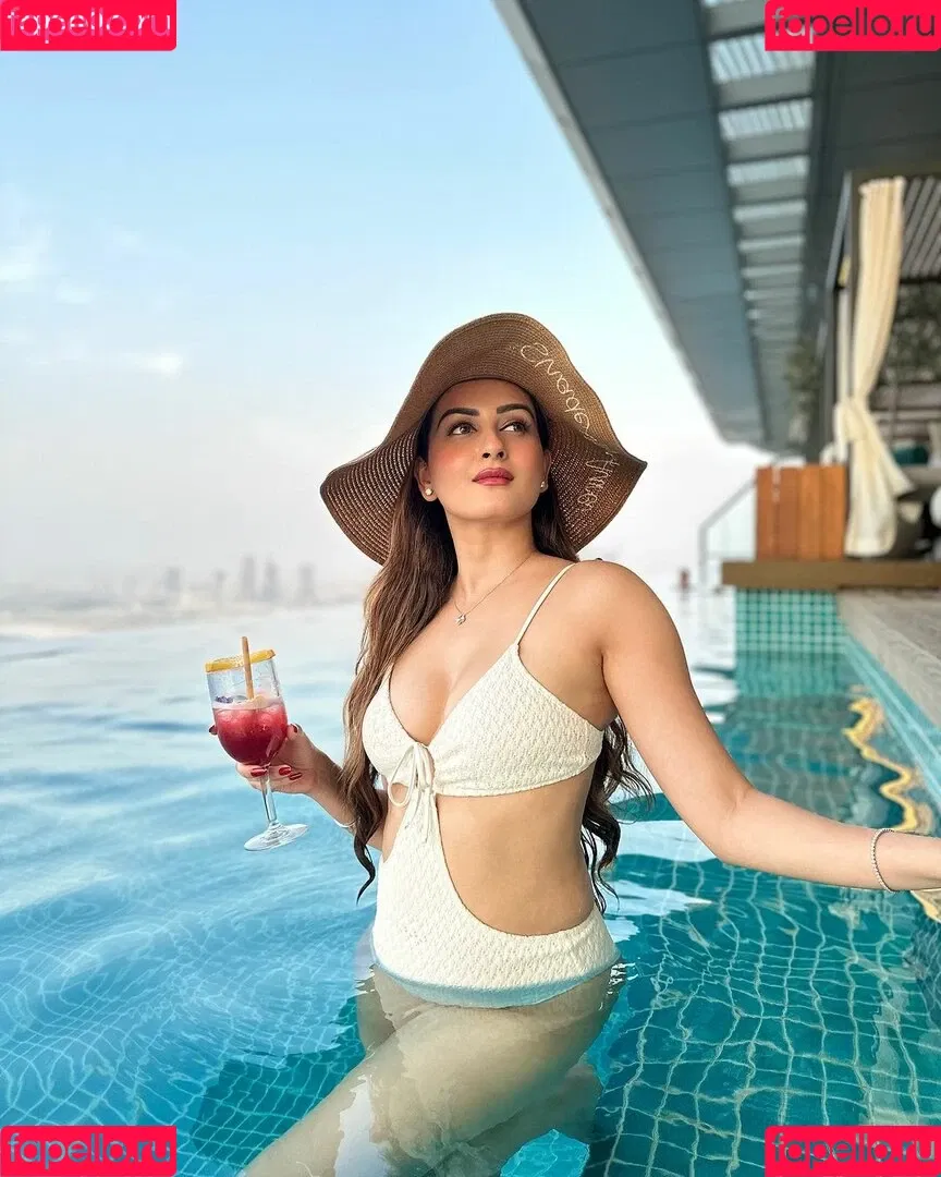 Zaara Yesmin Onlyfans Photo Gallery 