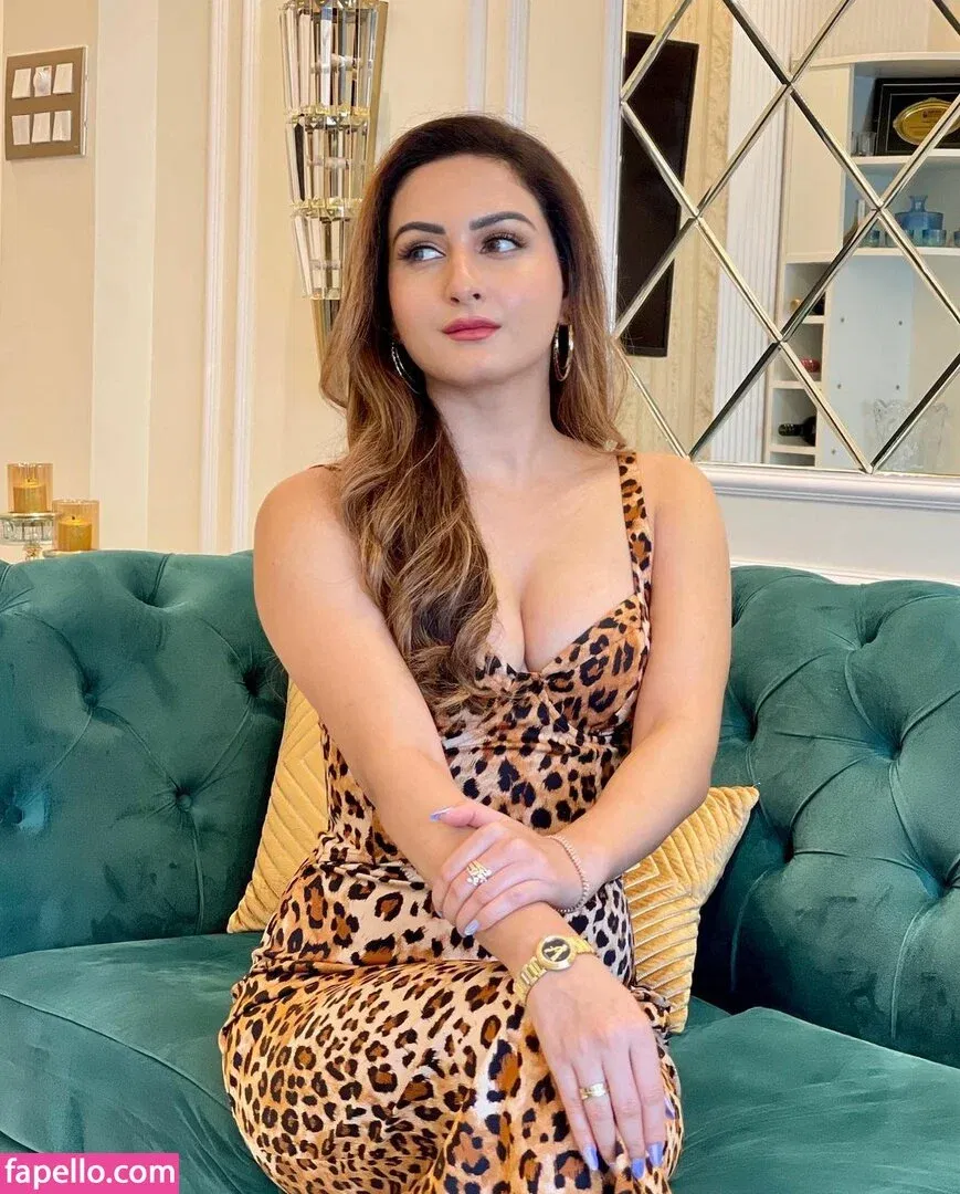 Zaara Yesmin Onlyfans Photo Gallery 