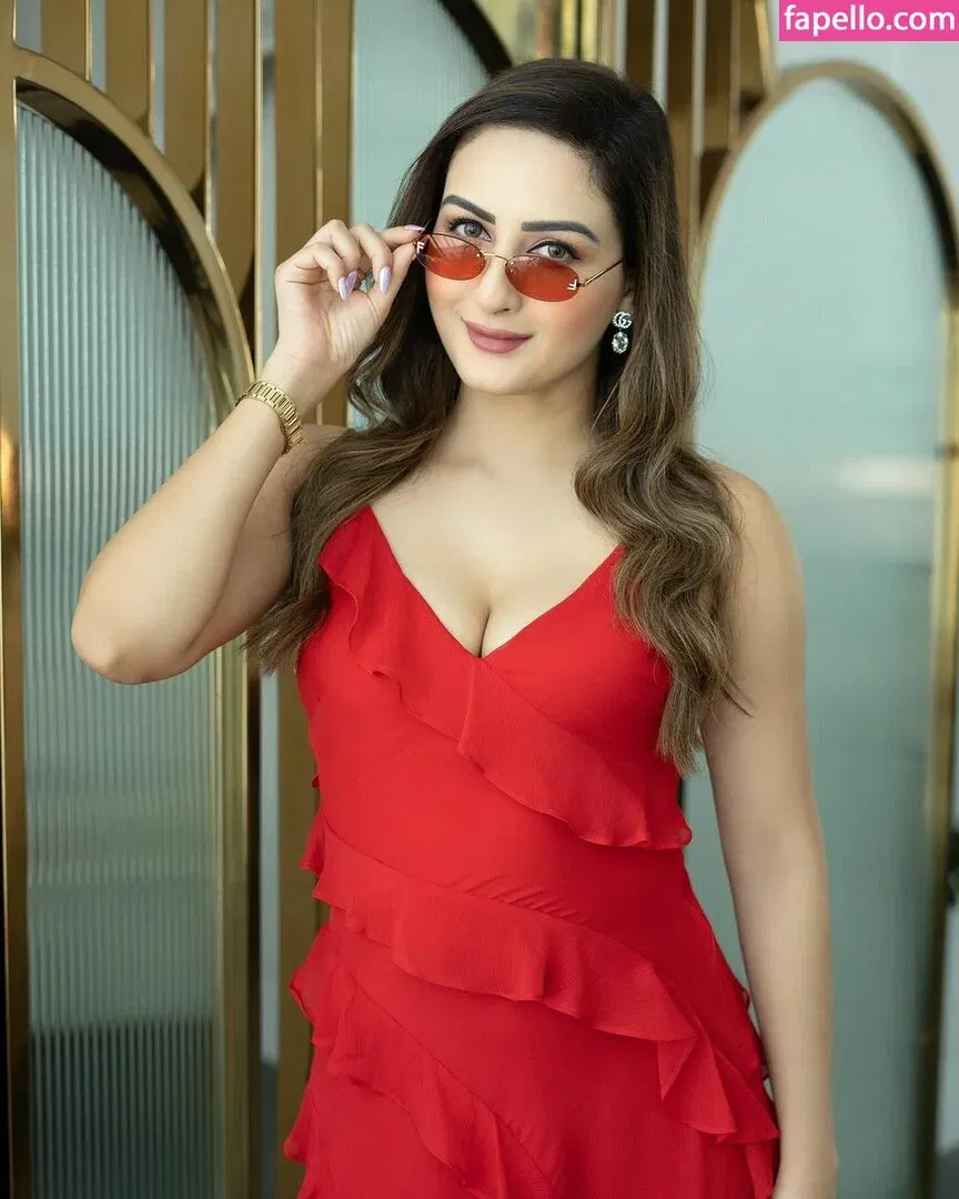 Zaara Yesmin Onlyfans Photo Gallery 