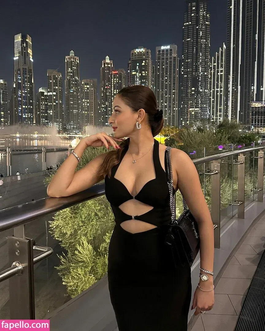 Zaara Yesmin Onlyfans Photo Gallery 