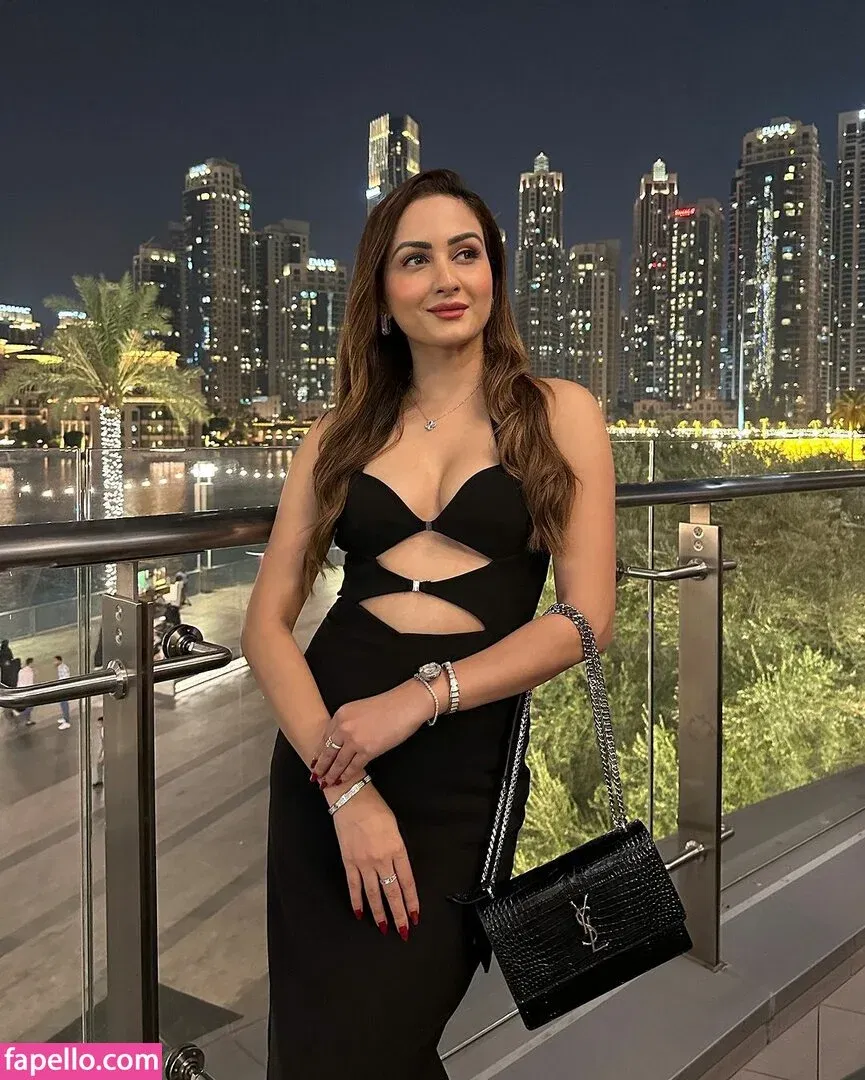 Zaara Yesmin Onlyfans Photo Gallery 