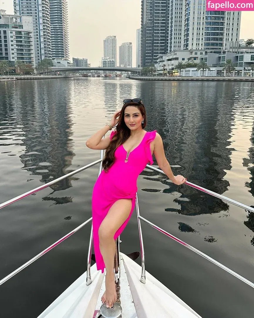 Zaara Yesmin Onlyfans Photo Gallery 