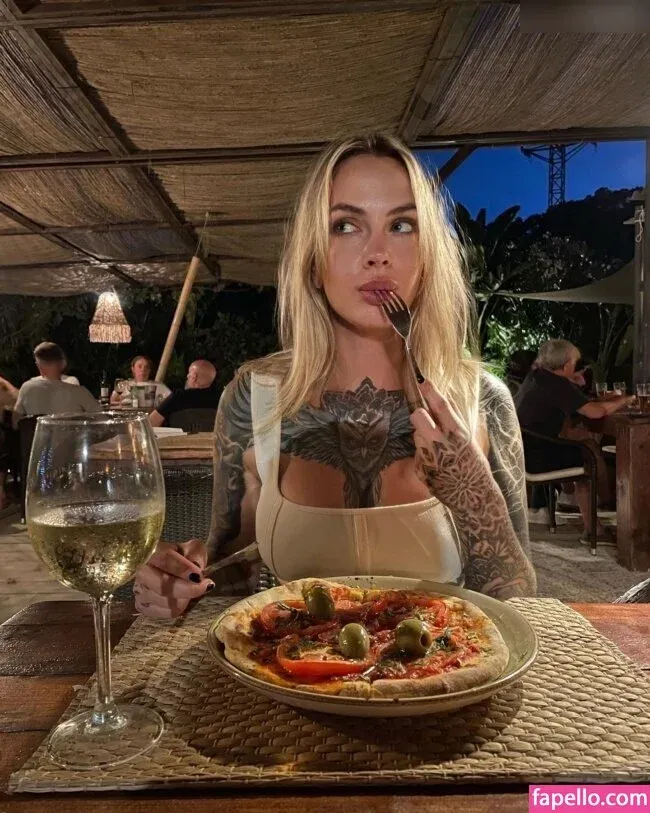 Liska Ruschnic Onlyfans Photo Gallery 