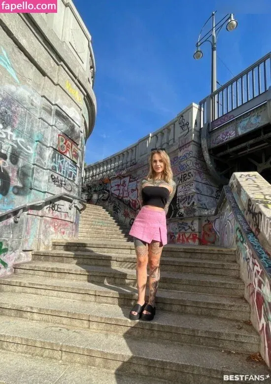 Liska Ruschnic Onlyfans Photo Gallery 