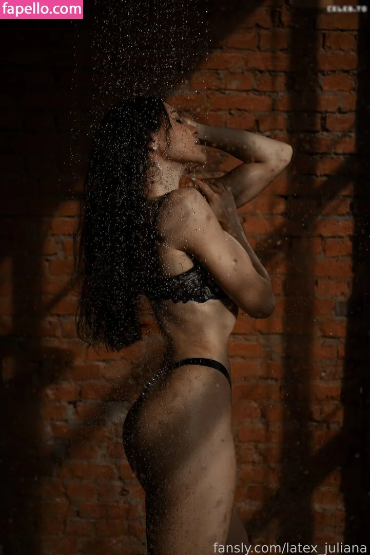 Latex Juliana Onlyfans Photo Gallery 