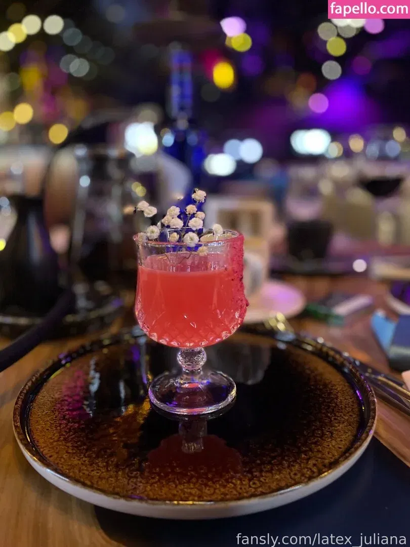 Latex Juliana Onlyfans Photo Gallery 