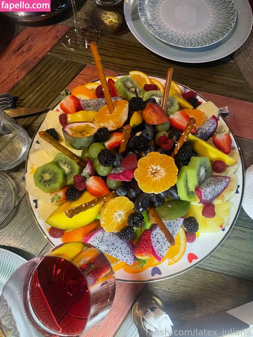 Latex Juliana Onlyfans Photo Gallery 