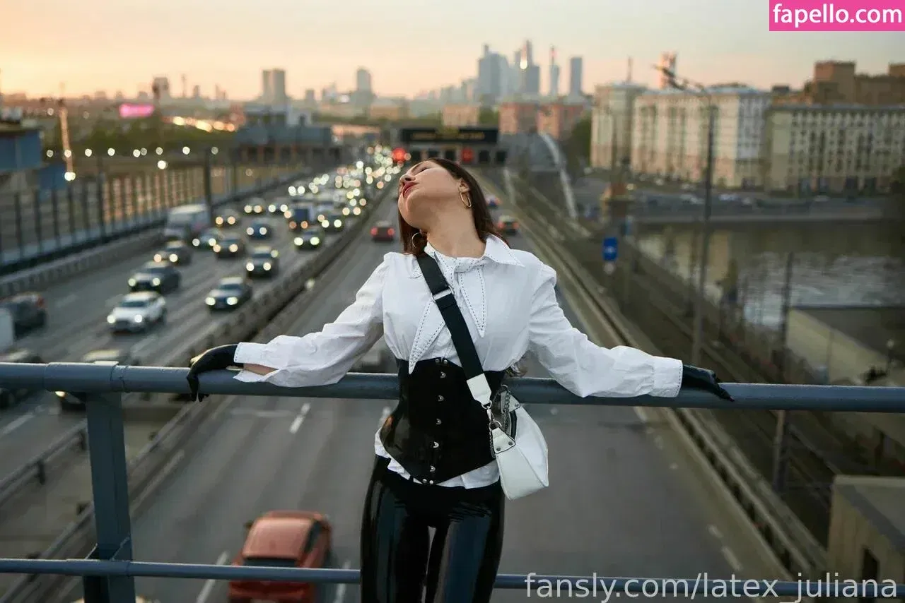 Latex Juliana Onlyfans Photo Gallery 