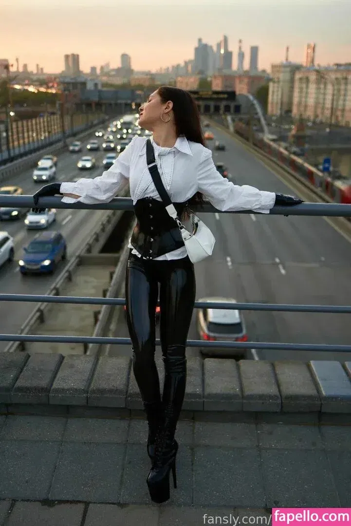 Latex Juliana Onlyfans Photo Gallery 