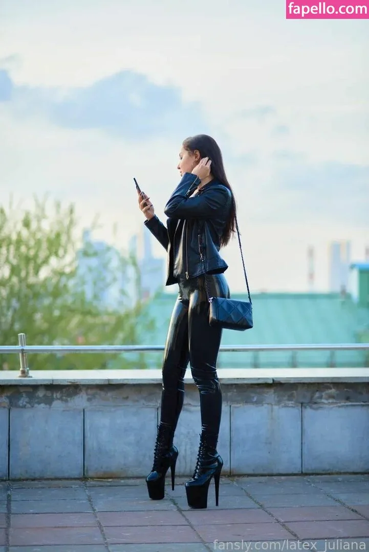 Latex Juliana Onlyfans Photo Gallery 