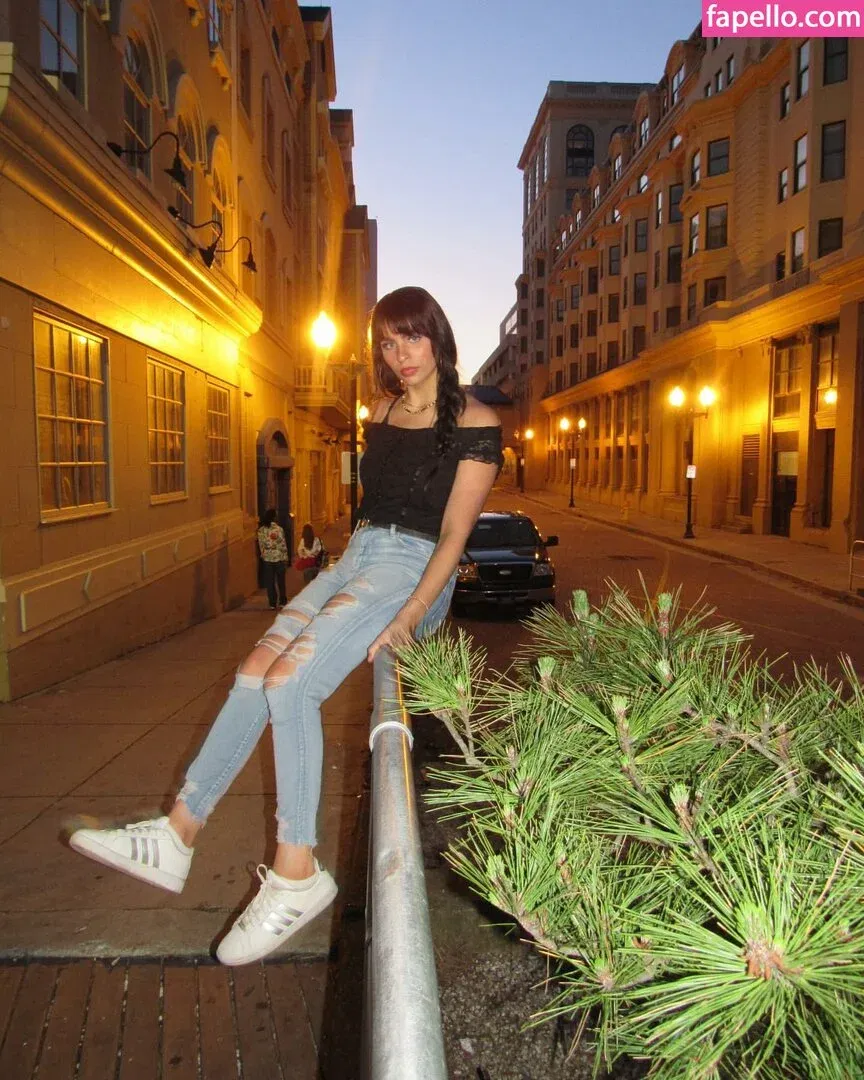 Avylynnet Onlyfans Photo Gallery 