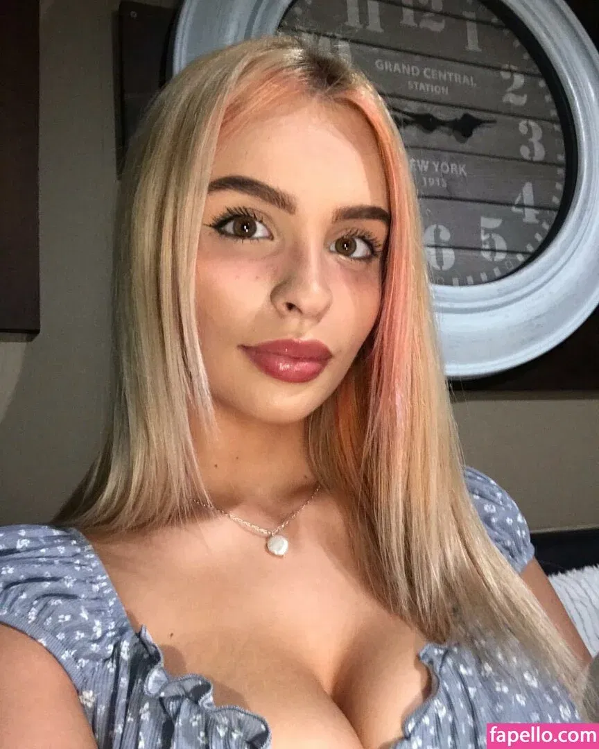 Avylynnet Onlyfans Photo Gallery 